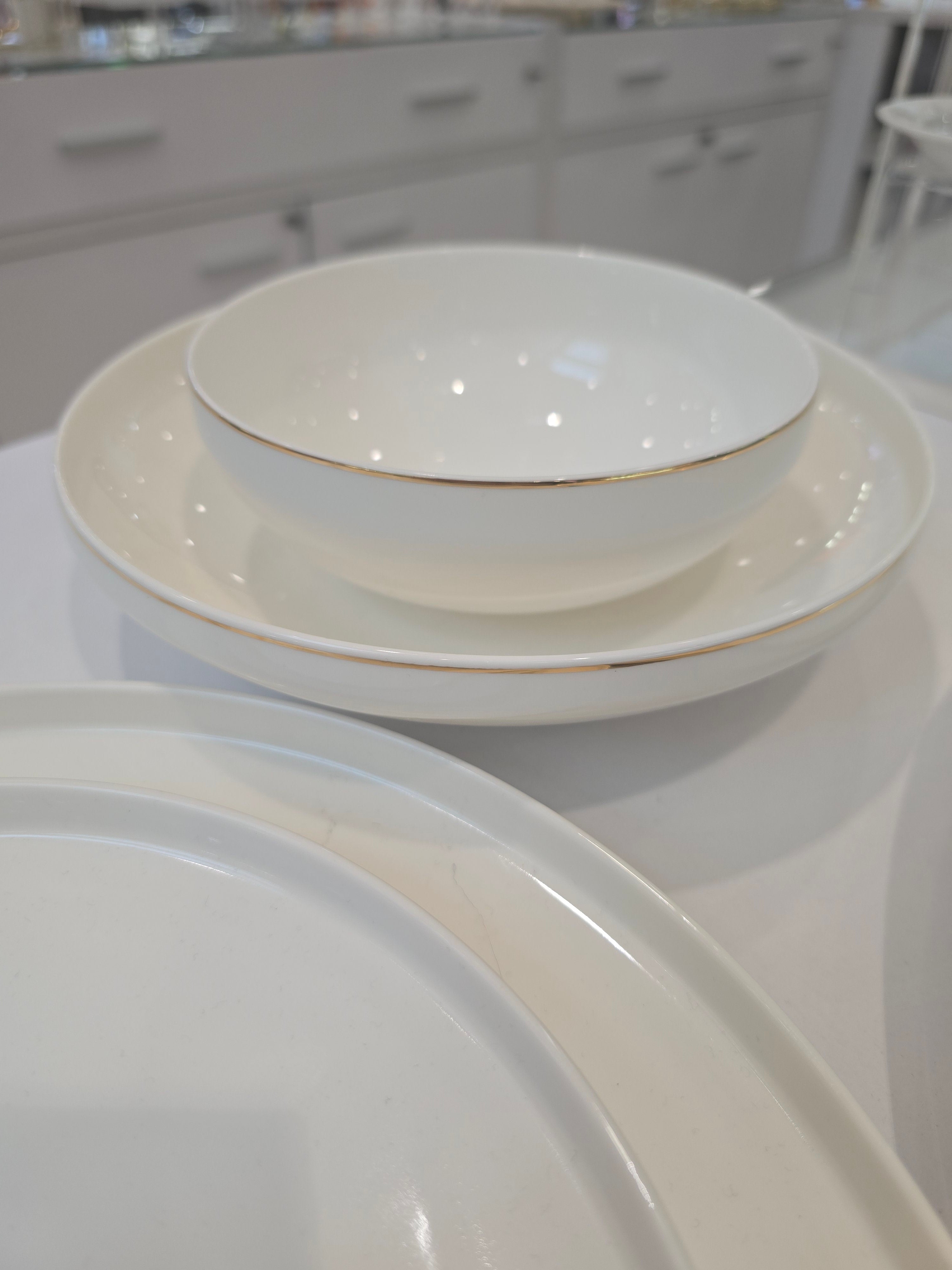 Service à vaisselle Anna 27 pièces en porcelaine liseré doré - Happy Muz Deco