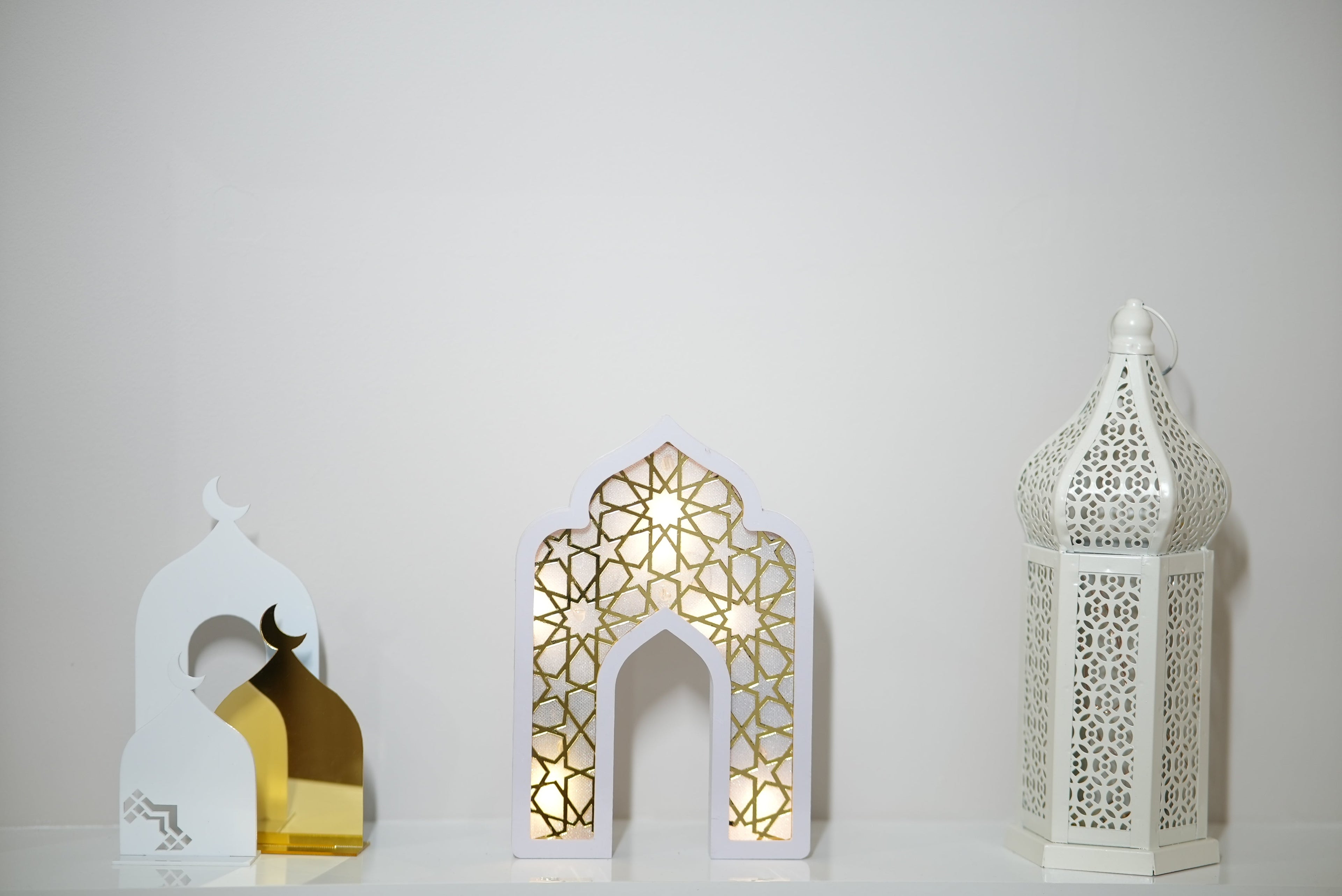Déco de table lumineuse porte oriental LED - Blanc et Doré - Happy Muz Deco