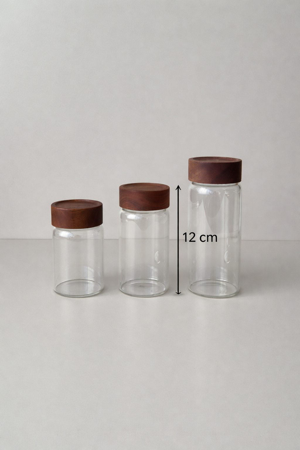 Lot de 6 pots à épices en bois d’acacia – 12 cm - Happymuzdeco