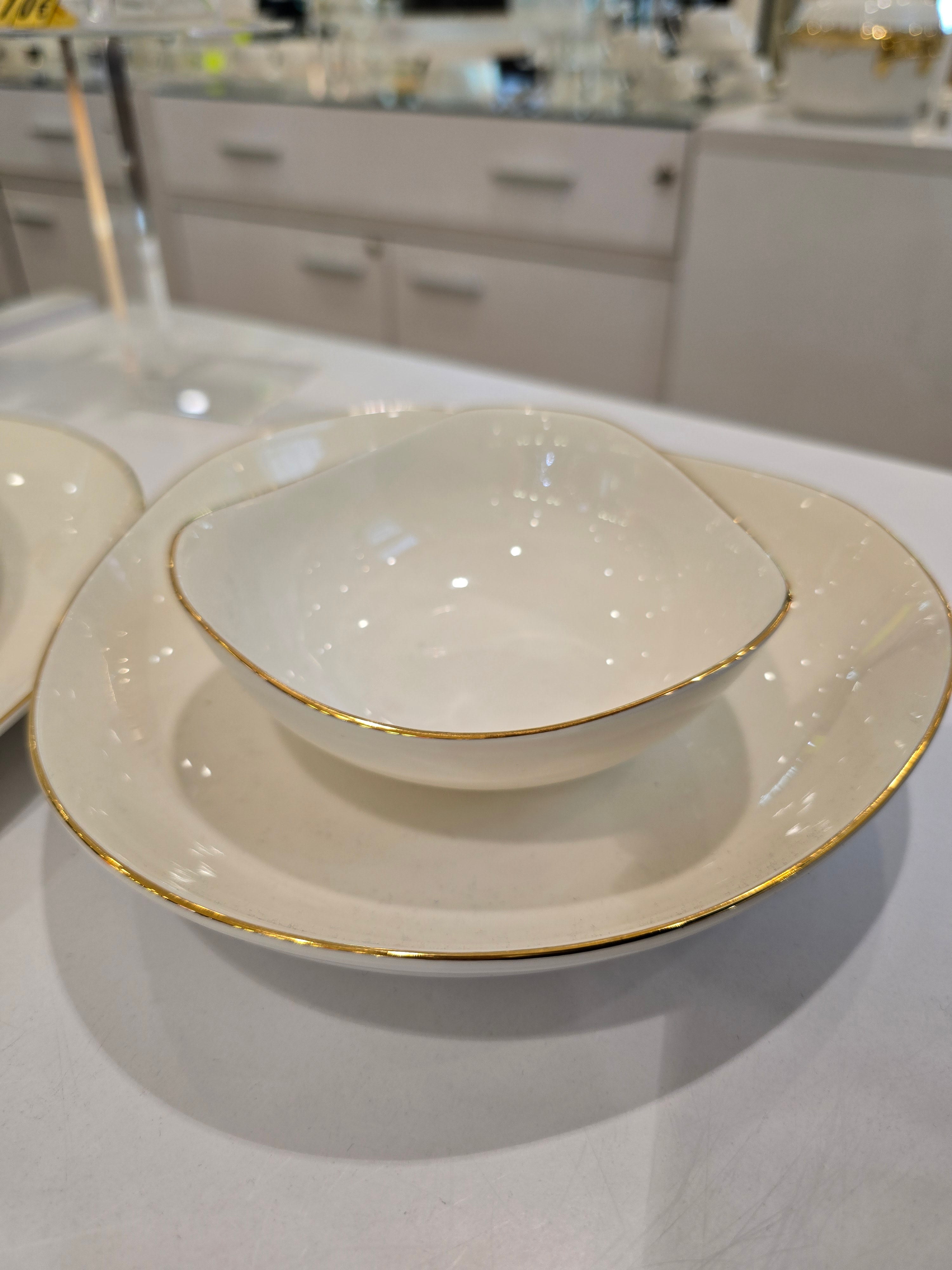 Service à vaisselle Vague 24 pièces en porcelaine liseré doré - Happy Muz Deco