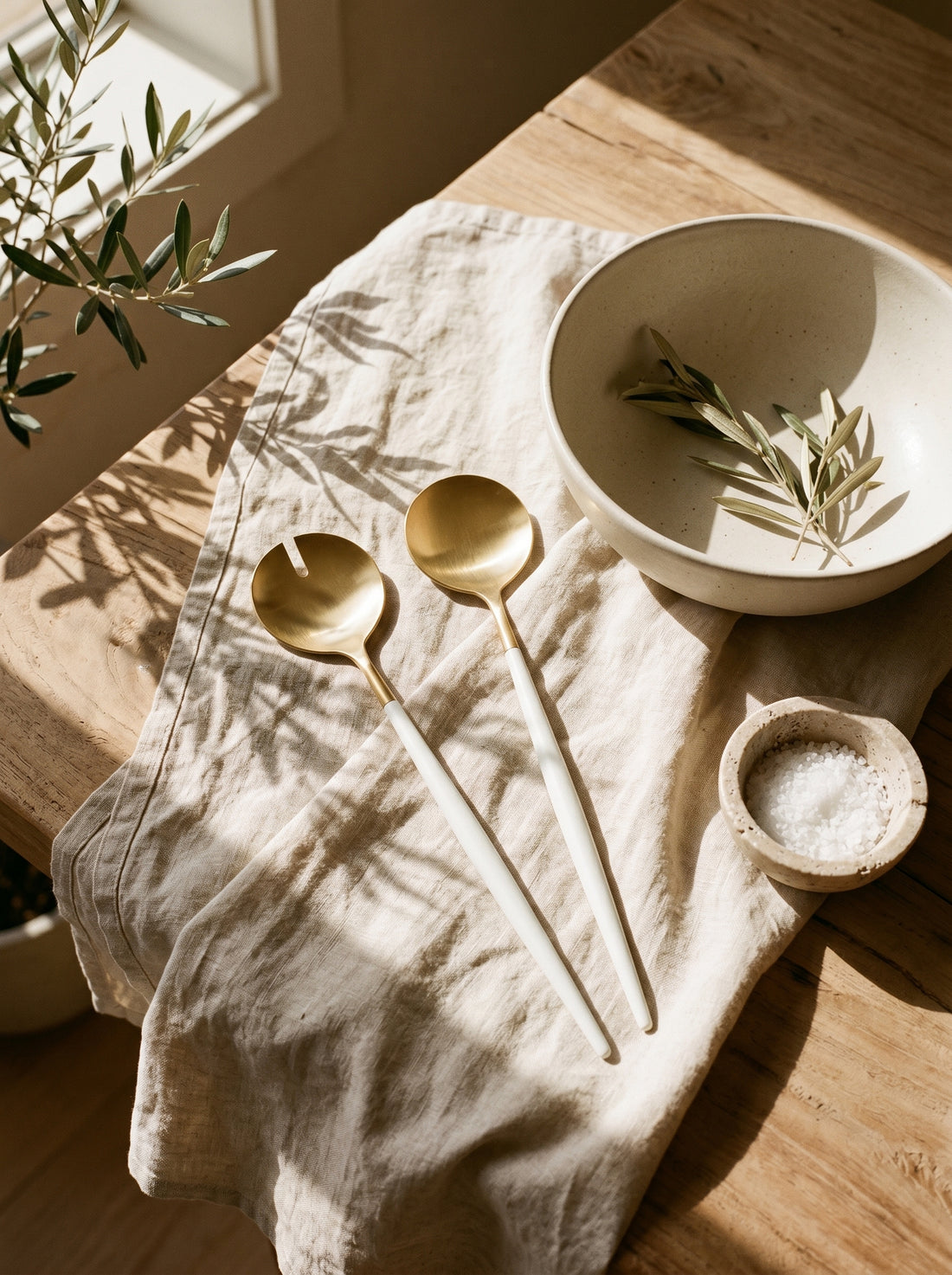 Set à Salade Design Doré et Blanc