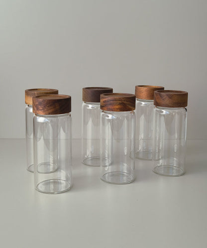 Lot de 6 pots à épices en bois d’acacia – 15 cm - Happymuzdeco